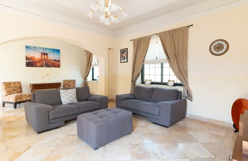 San Luis Potosí Hotel | Capital O Hotel San Jose, San Luis PotosÃ­