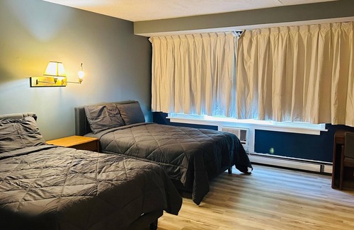 Alpine Township Hotel | Swan Inn Motel