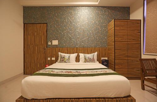 Sindhi Camp Hotel | Capital O Swastika
