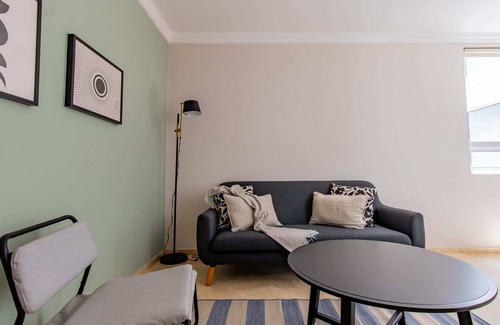 Los Morales Apartamento | Capitalia | 2BR Elegance: Racine