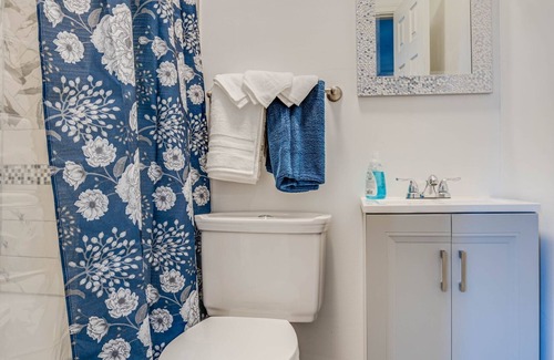 Kingman Park Casa | Capitol Hill and Downtown DC townhouse for long-term and short term stay