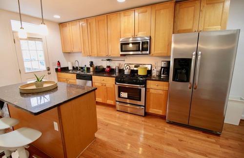 Kingman Park Casa | Capitol Hill Gem, Free Parking, Steps to Metro, Sleeps 6