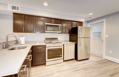 Stanton Park Casa | Capitol Hill / Senado de los Estados Unidos / Capitolio de los Estados Unidos. One Bdrm Apt