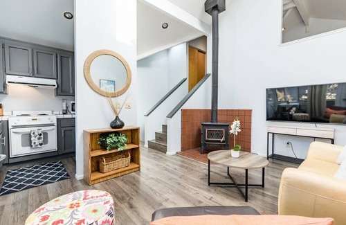 Capitola Casa | Capitola Hideaway - Cozy two-story Condo