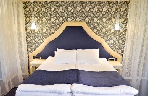 Old Town Hotel | Capitolina City Chic Hotel
