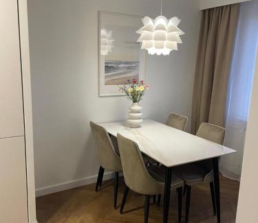 Ustka Apartamento | "Cappuccino" Apartament, centrum Ustki, wszędzie blisko