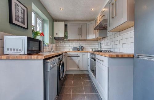 Loughborough Casa | CAPRI 13 SA - Contemporary 2 bedroom house in Loughborough with free parking, Close to Loughborough University & M1 Motorway