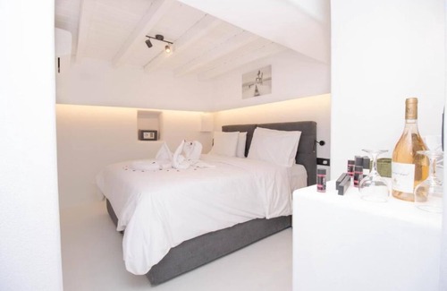 Little Venice Cama Y Desayuno | CAPRI Downtown Rooms