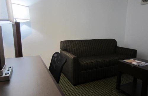 Anaheim Resort Hotel | Capri Suites Anaheim