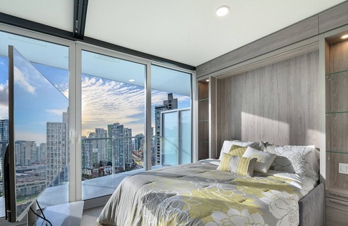 Central Apartamento | Capricorn Palace at DT Vancouver