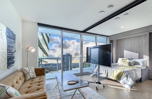 Central Apartamento | Capricorn Palace at DT Vancouver