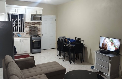 West Gate Hills Apartamento | Capricorns Retreat