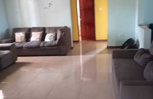 West Gate Hills Apartamento | Capricorns Retreat 1 BR 1 BA furnished