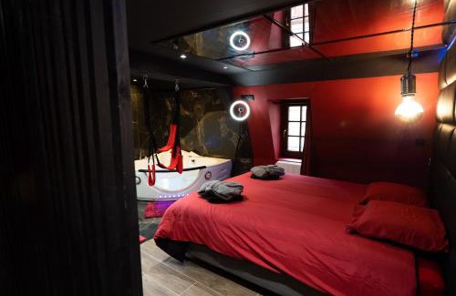 Valenciennes Apartamento | Capsule Secret - Jacuzzi - Netflix & Home cinéma - Jeux de couple - Barre de pole dance