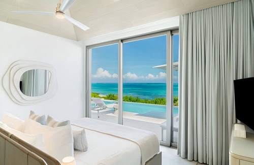 Providenciales Hotel | Captivating Oceanview Retreat – Perfect for Couple Reconnects