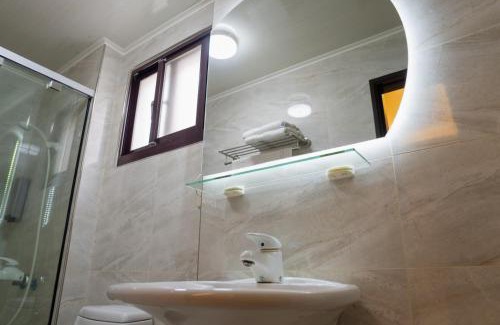 Magong Casa | Captain 3