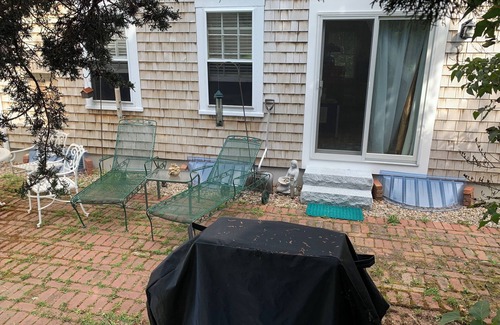 Harwich Port Cama Y Desayuno | Captain Ellis Antique Home in Harwich Port, Cape Cod, MA - 1 Room Rental