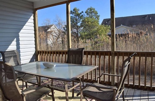Chincoteague Casa | Captain Jay's Retreat-Pool, Close to Downtown