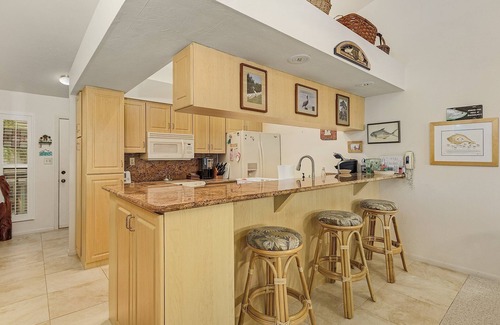 Bokeelia Condominio | Captain`s Harbor Condo 2/2 on the water!