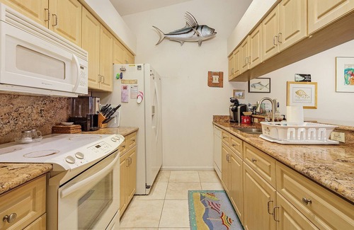 Bokeelia Condominio | Captain`s Harbor Condo 2/2 on the water!