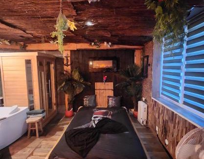 Conde-Sainte-Libiaire Cama Y Desayuno | Captain's Jacuzzi&sauna