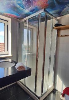 Baleal Hostal | Captain's Log House