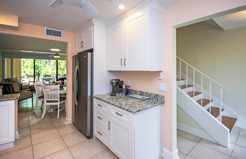 Shell Harbor Casa | Captain's Nest Sanibel, with Pergola on East End