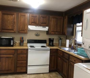 Avon Casa | Captain's Quarters