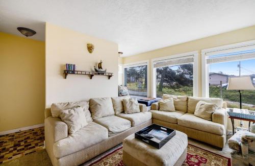 Depoe Bay Casa | Captain's Quarters