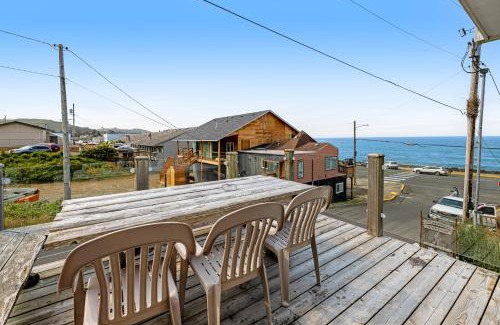 Depoe Bay Casa | Captain's Quarters