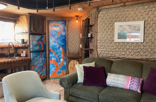 University District Casa | Captain's Quarters