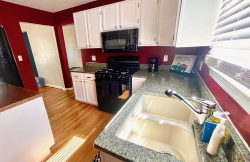 Willoughby Spit Casa | Captains Cottage, large deck, view of water!