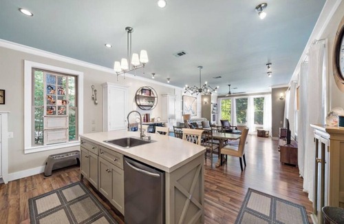 Eatonton Cabaña | Tranquil Lakefront Cottage with Dock, Pool, & Game Room