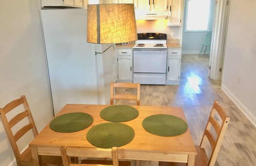 Nags Head Apartamento | Captains Quarters, NUEVO 2018, a menos de 1 cuadra de la playa !!Porche Cubierto