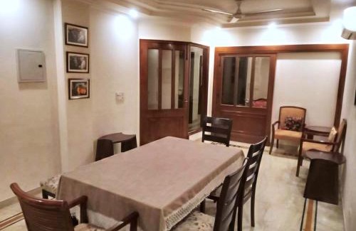 Nehru Place Apartamento | Captivating 2-Bed Apartment in New Delhi