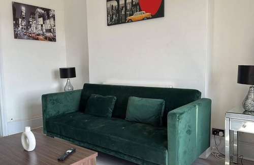 Newport Apartamento | Captivating 2-bed Apartment in Newport