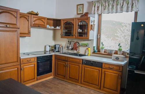 Uhliska Cabaña | Captivating 3-Bedrooms Cottage in the hills
