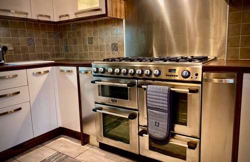 South Shore Casa | Captivating 4-bed Hot Tub House in Blackpool