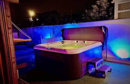 South Shore Casa | Captivating 4-bed Hot Tub House in Blackpool