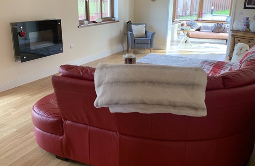 Pencader Casa | Captivating 4-bed House in West Wales