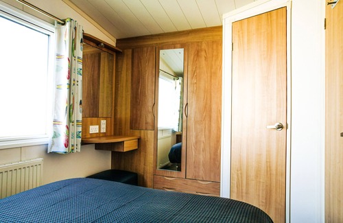 Rhyl Cabina | Captivating 6-Person Caravan in Rhyl