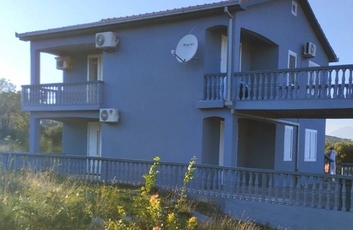 Ljesevici Casa | Captivating and Spacious 2-Bed House in Vranovici
