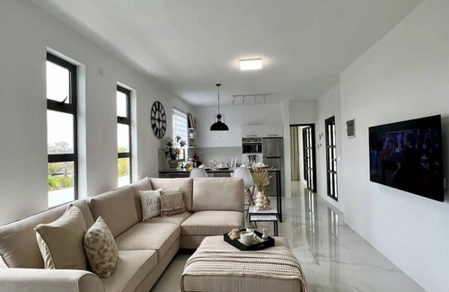 Pereybere Apartamento | Captivating Brand New Apartment in Pereybere