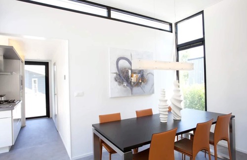 Velsen-Zuid Casa | Cautivador con la decoración de la chimenea