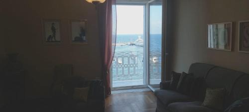 Chiaia Casa | Caracciolo Seafront Charme Home