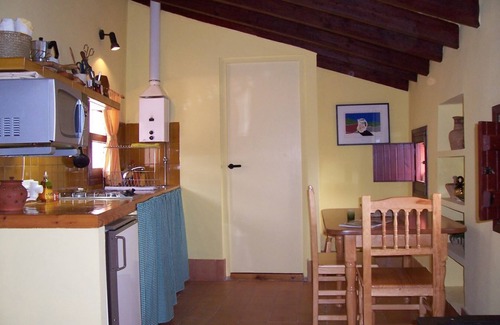 Agost Cabaña | Casa del Caragol, en el antiguo aljibe de la alfarería (muros de más de 80cm)
