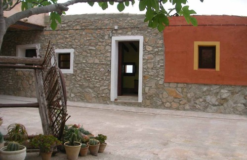 Agost Cabaña | Casa del Caragol, en el antiguo aljibe de la alfarería (muros de más de 80cm)