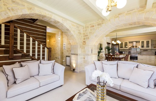 Roumeli Villa | Villa Caramel! Piscina privada y jacuzzi climatizado, a 5 'de la playa!