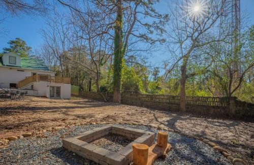 Athens Casa | Caras Cottage - 2 miles from Sanford Stadium