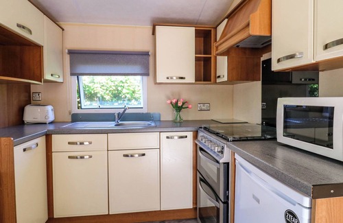 Clacton-on-Sea Cabaña | CARAVAN 941, pet friendly, country holiday cottage in Clacton-On-Sea